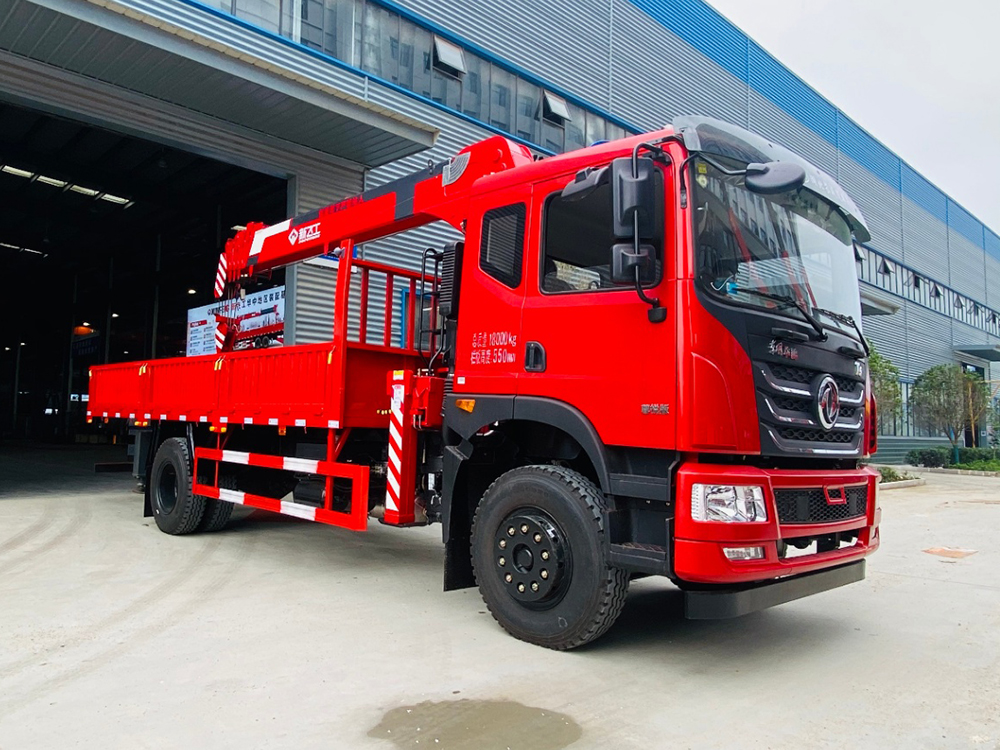 國六東風(fēng)T5后雙橋新飛工12噸五節(jié)直臂吊機(jī)隨車吊