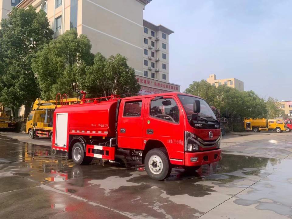 東風(fēng)雙排座4噸消防灑水車（國六）