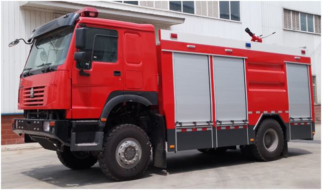 重汽6噸四驅越野水罐消防車